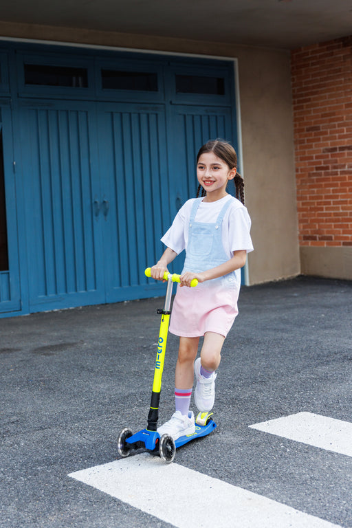 Maxi Micro Deluxe Foldable Neon LED Canary Yellow